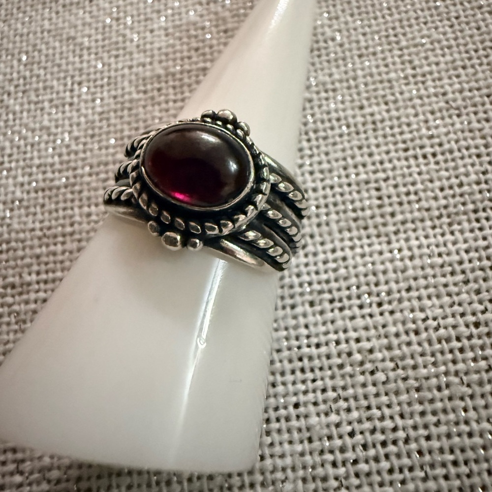 Sterling Silver 925  Red Garnet Gemstone Ring weight 6g